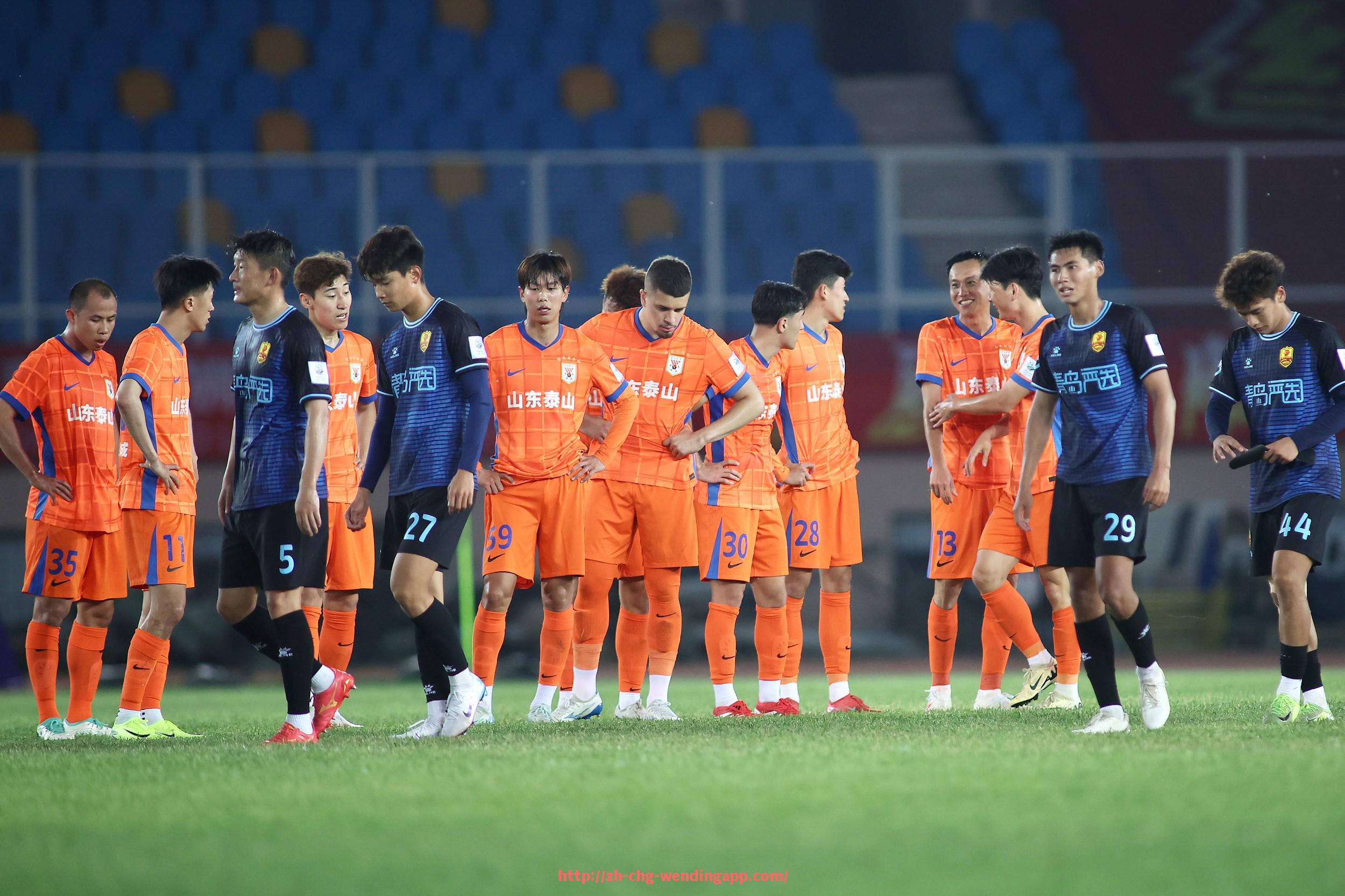 问鼎娱乐官网-英超赛季复古风格球衣设计欣赏